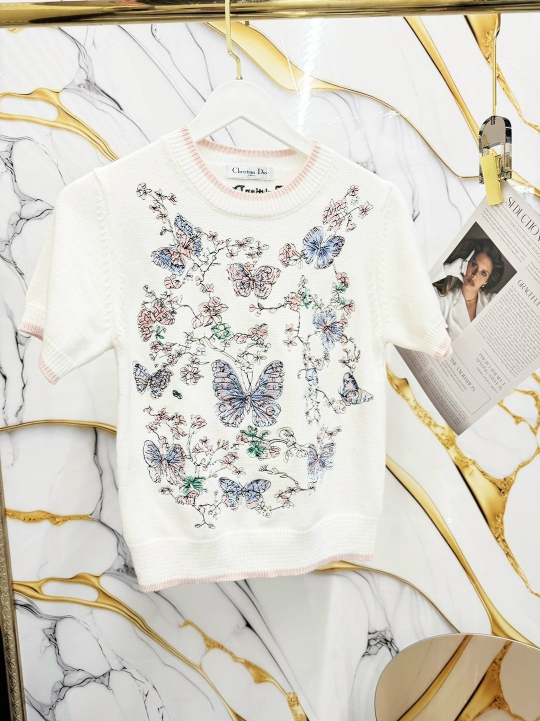 свитер с вышивкой,женская кофточка,футболки модные,женские футболки,футболка с вышивкой