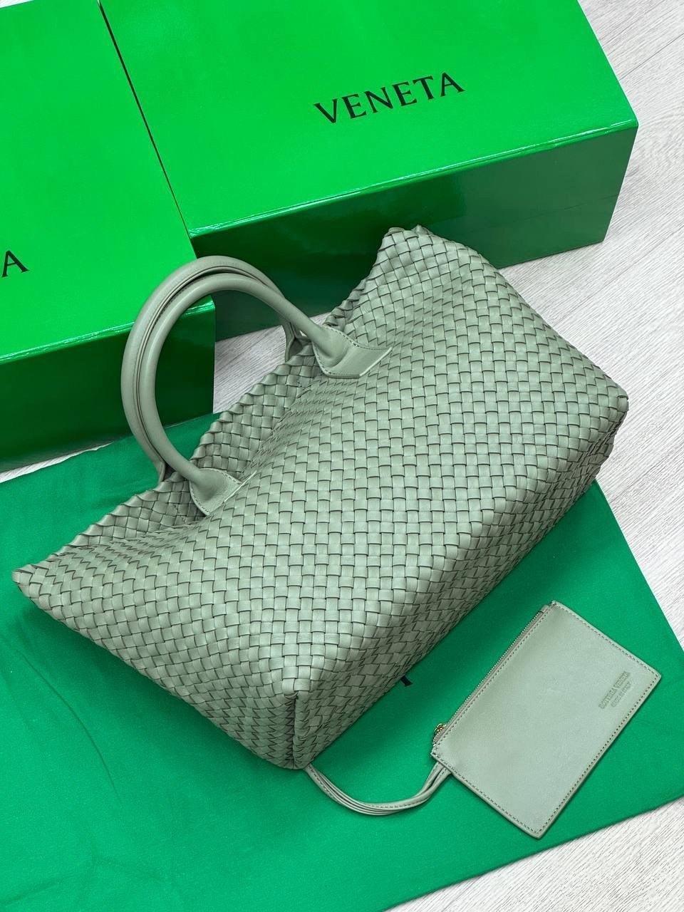 bottega veneta женская сумка,оливковая кожаная сумка bottega veneta andiamo large,сумка bottega veneta,сумка bottega,bottega veneta сумки 2026