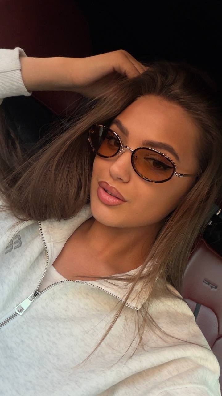 серый свитшот,толстовка модная,девушка,свитшот,толстовка