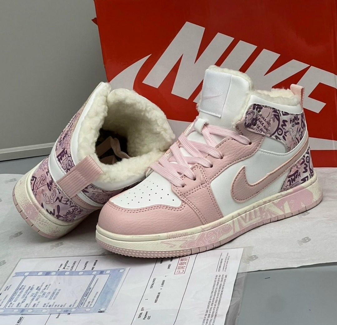 кроссовки,кроссовки утепленные,женские кроссовки nike air jordan 1,детская ,женские кроссовки nike