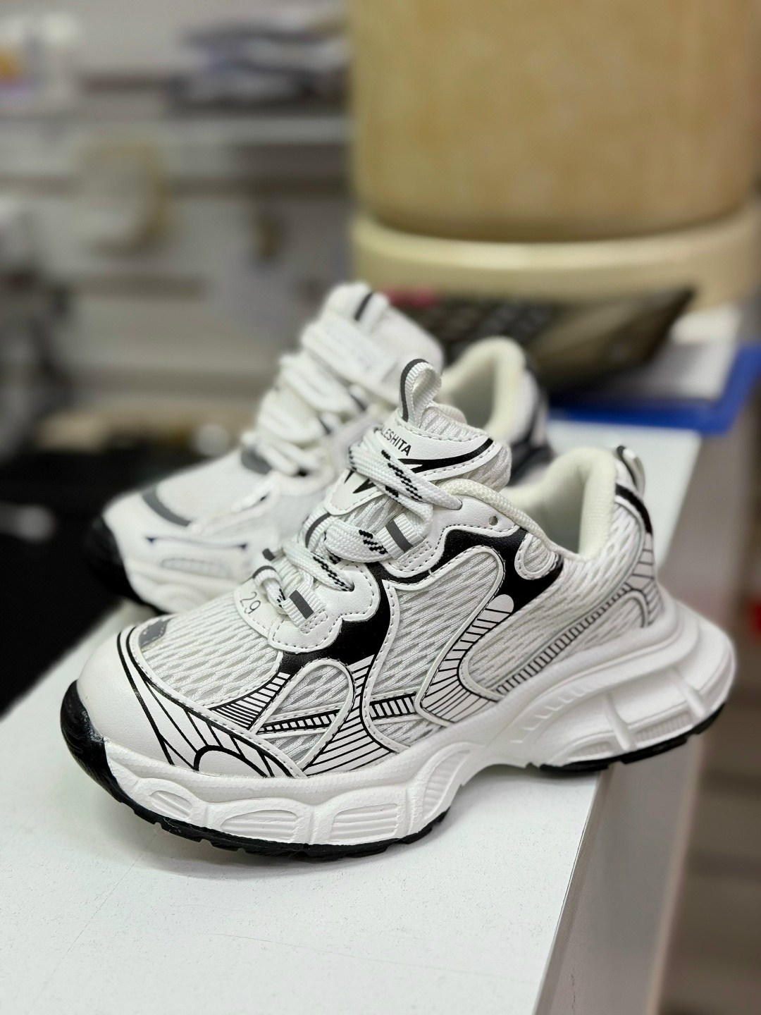 кроссовки брендовые,белые кроссовки,кроссовки модные,кроссовки женскиe,детские кроссовки