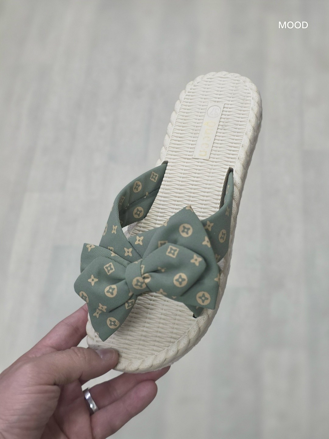 тапочки женские,шлепанцы женские,женские тапки,тапочки модные,