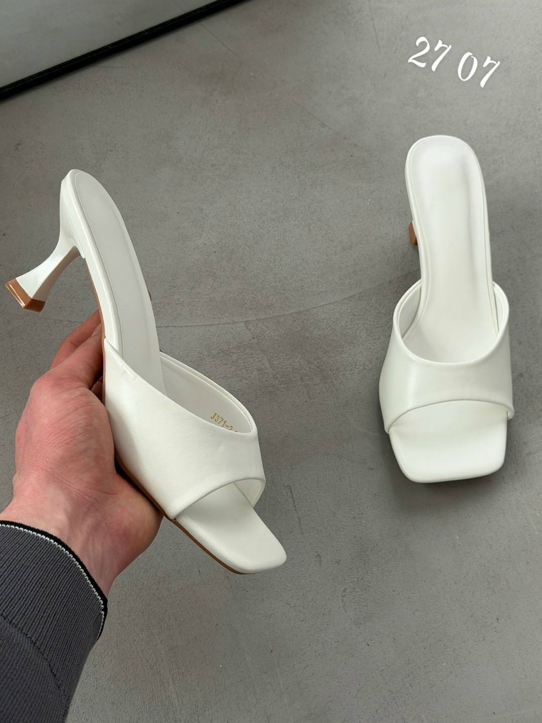 босоножки на каблуках,элегантные босоножки,каблуки белые,босоножки женские,белые босоножки