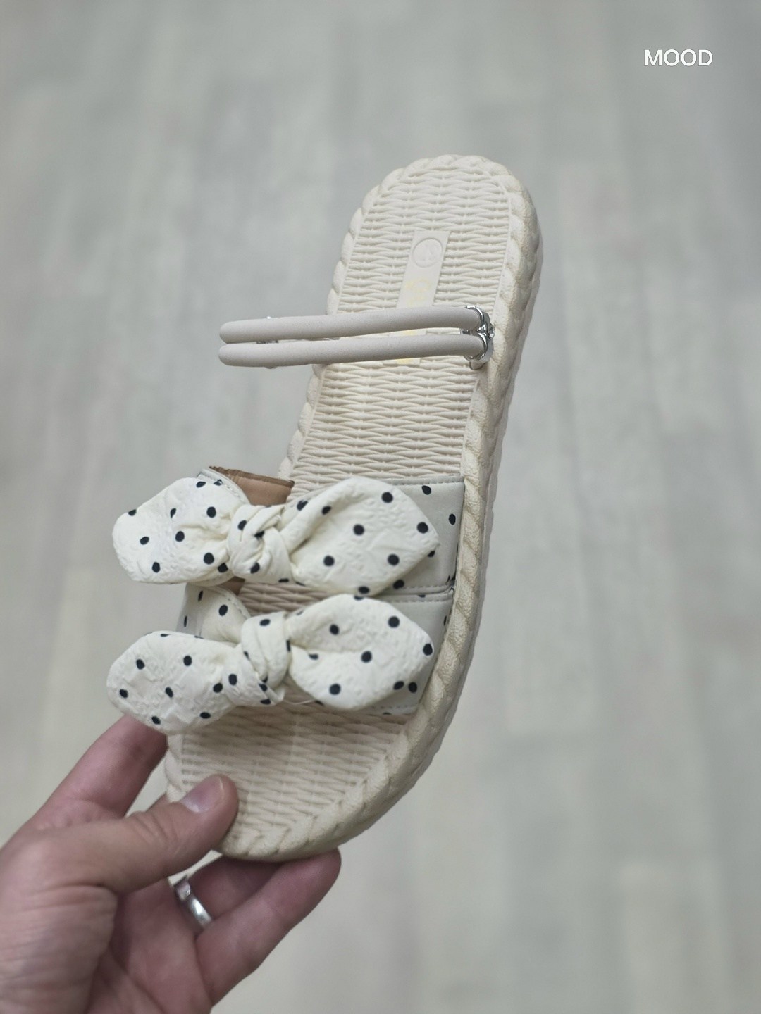 ,летние тапочки,тапочки женские,летние сандалии,модные тапочки