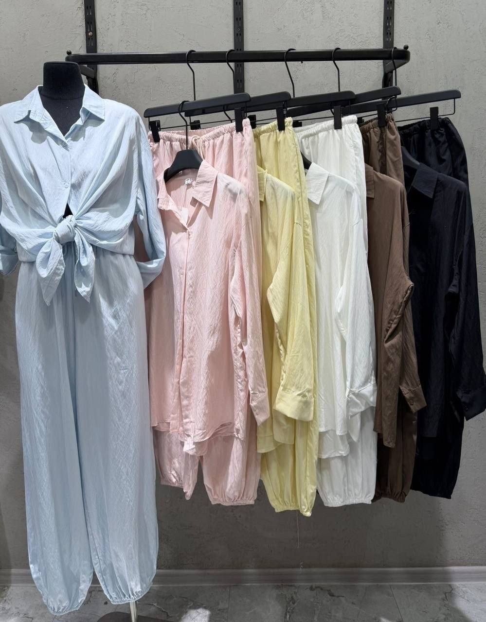 костюм в пижамном стиле,элегантный костюм,женские костюмы,костюм женский однотонный,однотонный костюм