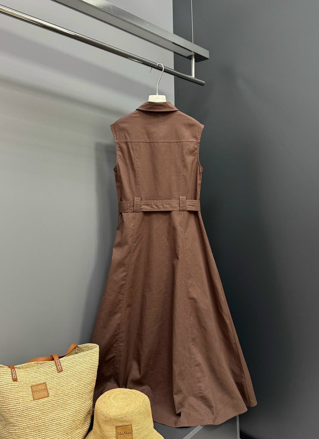 удлиненное платье,стильные платья,коричневое платье,платье идеальное,платье женской