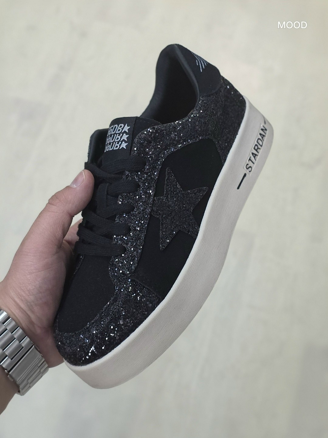 ,кроссовки golden goose с пайетками на платформе,голден гус кеды, женская,golden goose кеды glitter