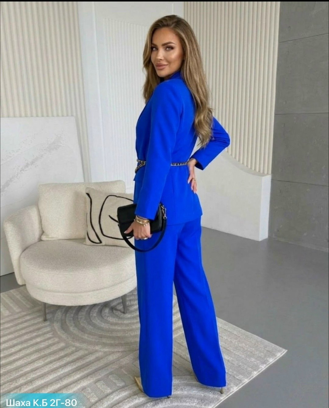 женский брючный костюм ультрамарин,брючный костюм,синий брючный костюм женский,брючный костюм с баской,женский брючный костюм