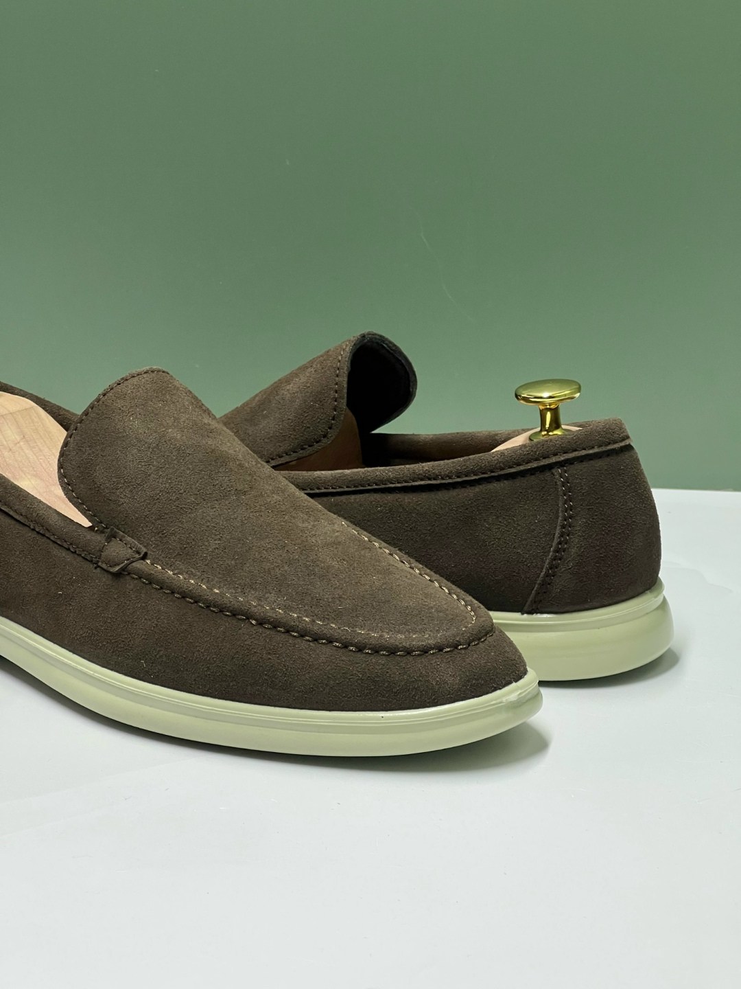 замшевые лоферы loro piana,лоферы loro piana,loro piana мужские лоферы,мокасины loro piana summer walk коричневые,лоферы loro piana summer walk замшевые коричневые