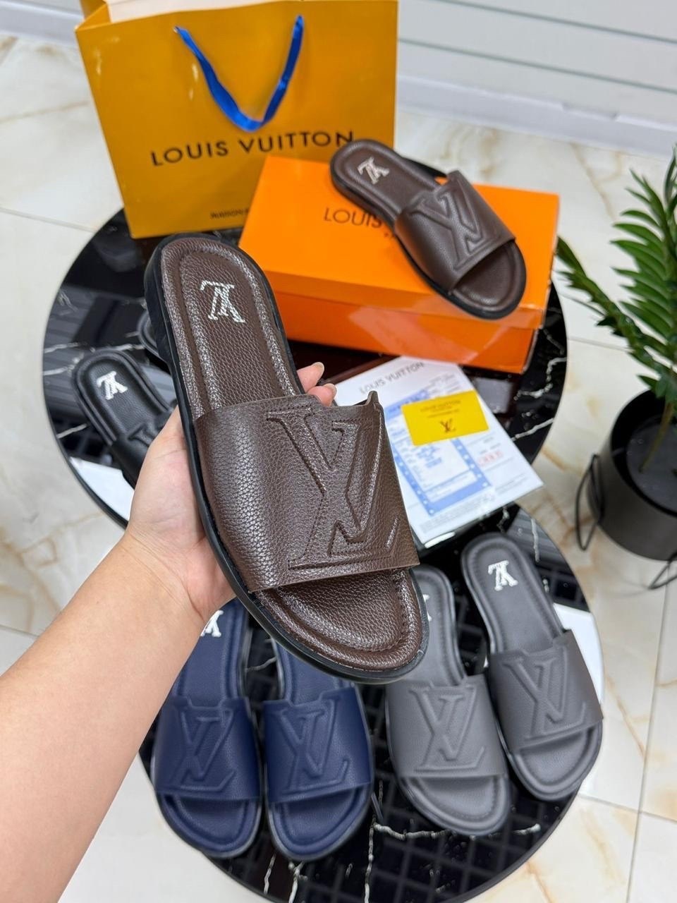 шлепанцы louis vuitton,тапочки louis vuitton,шлепанцы louis vuitton мужские,луи виттон тапки,louis vuitton шлепанцы louis vuitton черные натуральная кожа 796911hn