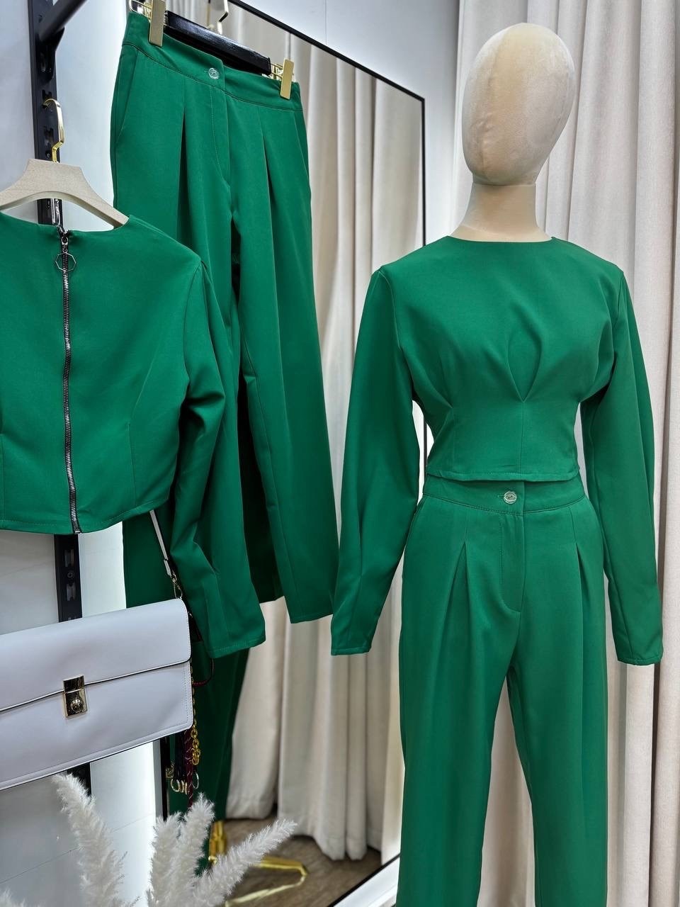брючный костюм,женские брючные костюмы,стильные костюмы,темно зеленый костюм,костюм с брюками