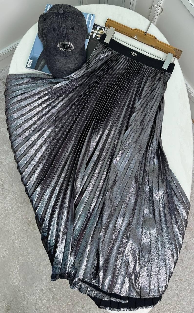 металлизированная юбка плиссе,юбка плиссе,плиссированная юбка,образы с плиссированной юбкой,юбка плиссе образы