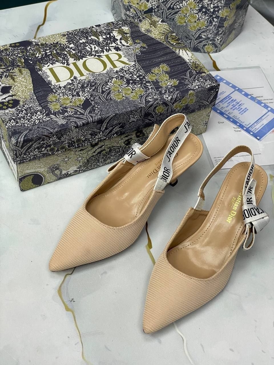 туфли dior,туфли диор женские,босоножки низкий каблук диор,туфли диор,туфли женские dior slingback
