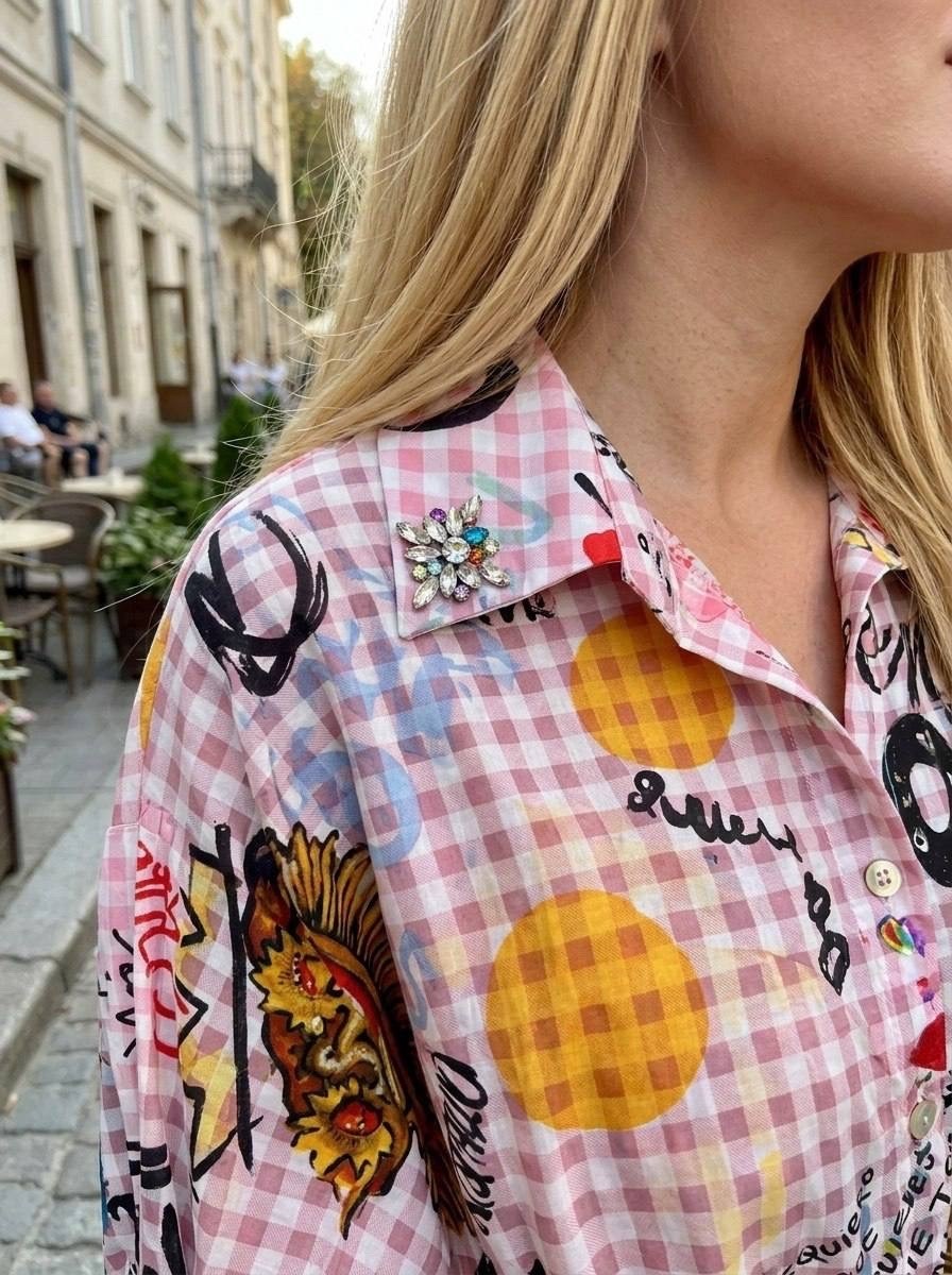 девушка,девушек,девушка и женщина,красива девушка,блузка стильная