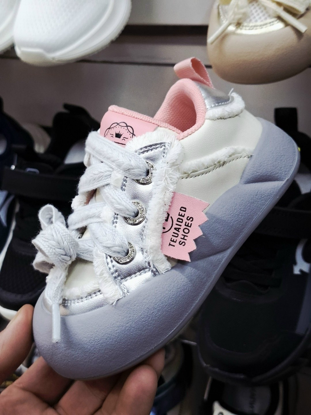 детские кроссовки,,детская ,детские кроссовки для девочек,кроссовки для девочек