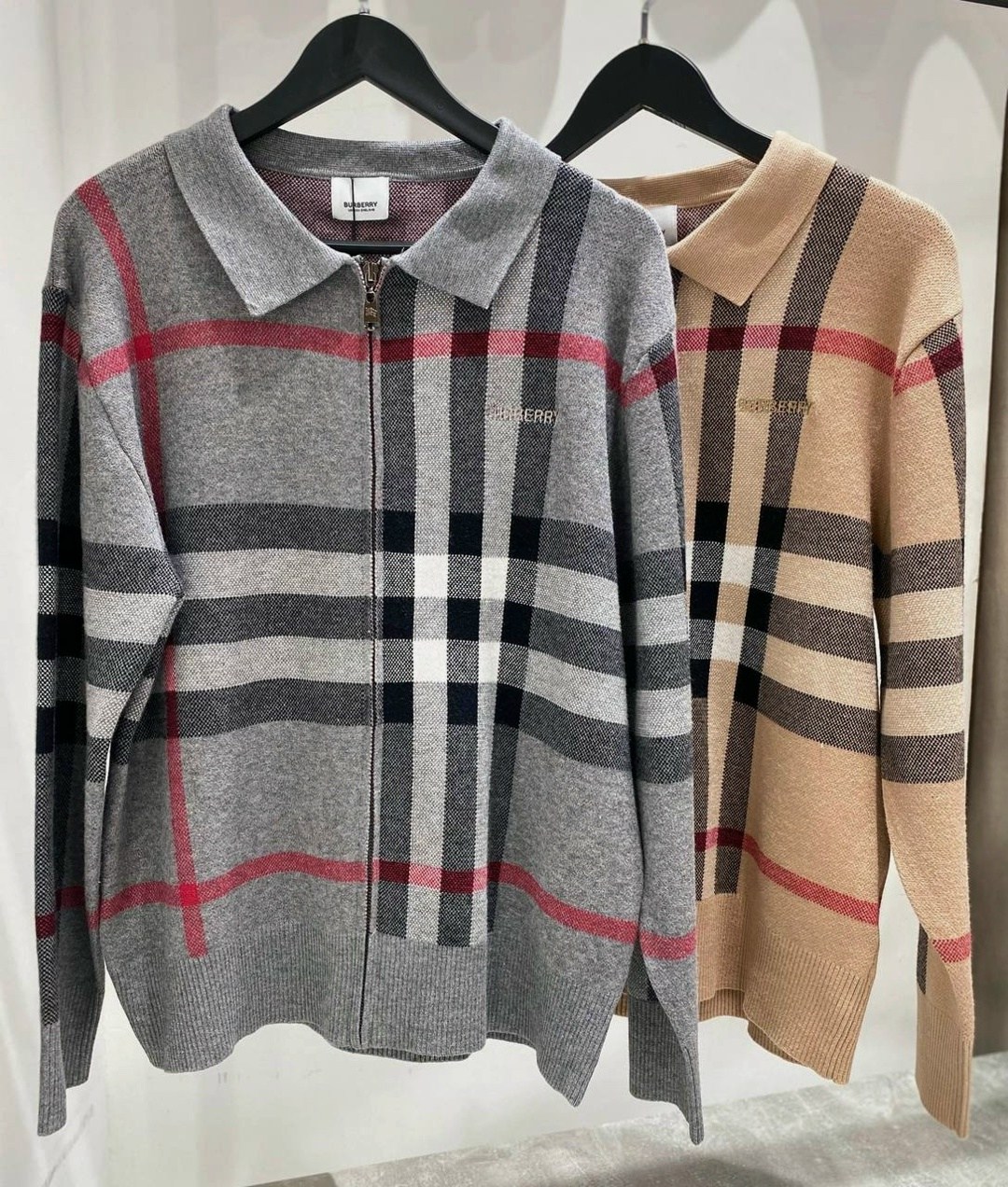 свитер burberry,джемпер burberry,женский свитер burberry бежевый,кардиган burberry,женский свитер burberry