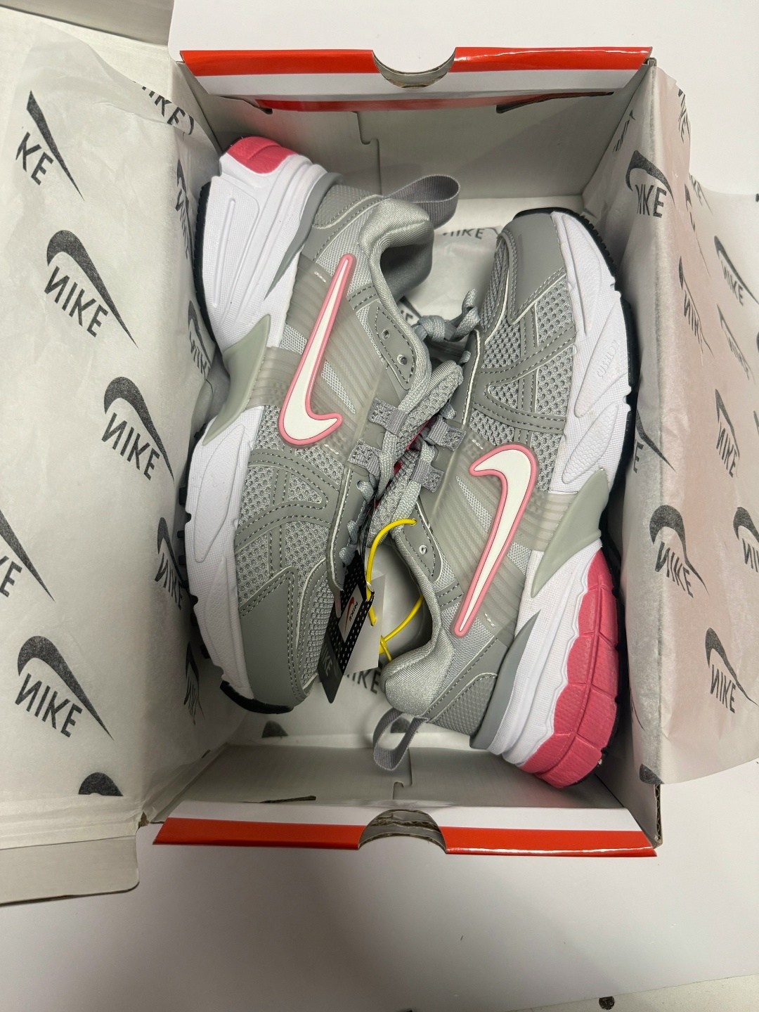 кроссовки nike,кроссовки,женские кроссовки nike,кроссовки nike v 2 k run,повседневные кроссовки