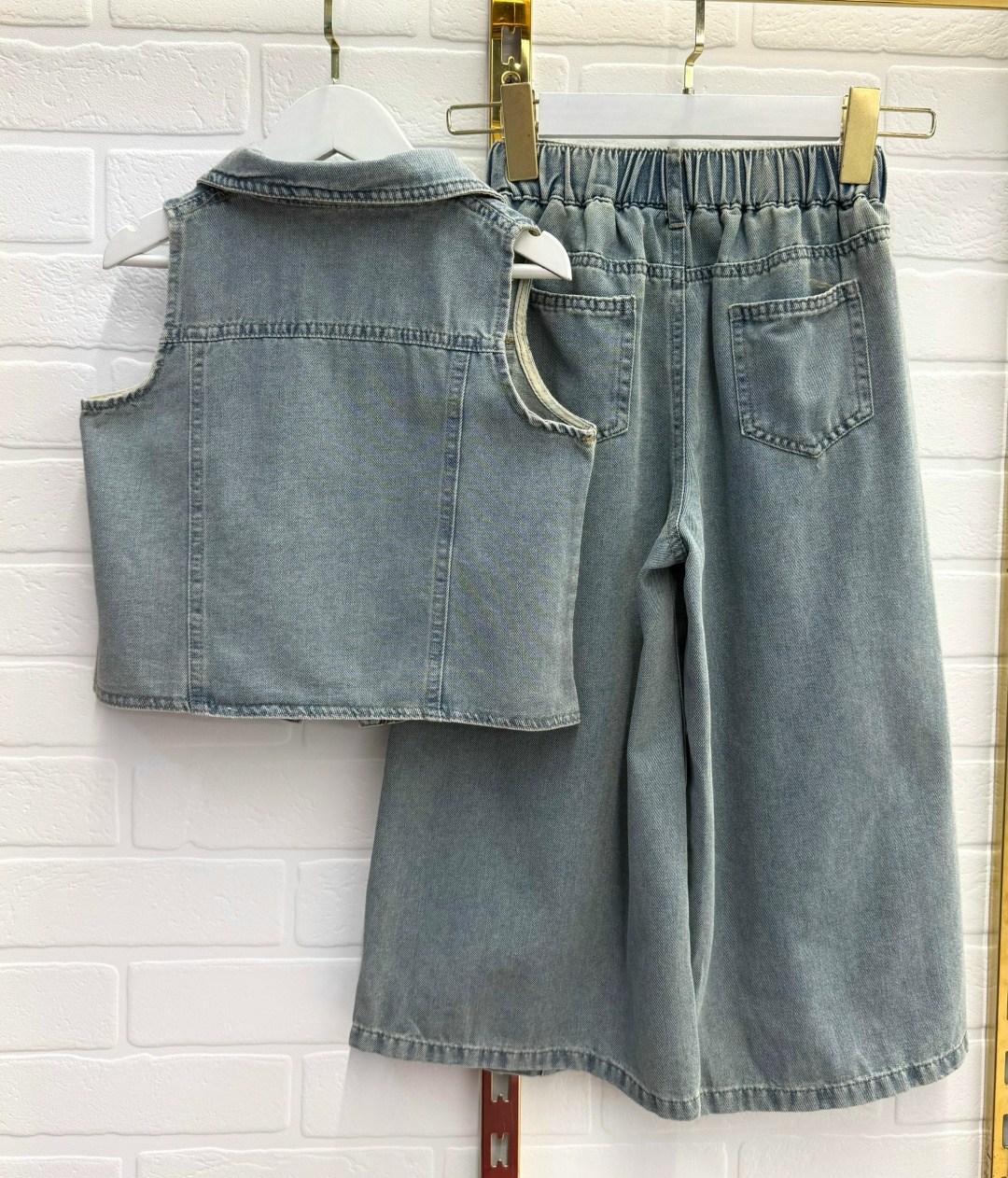 жилетка джинсовая,джинсовый жилет,джинсовая жилетка приталенная,жилет женский джинсовый,джинсовая жилетка остин