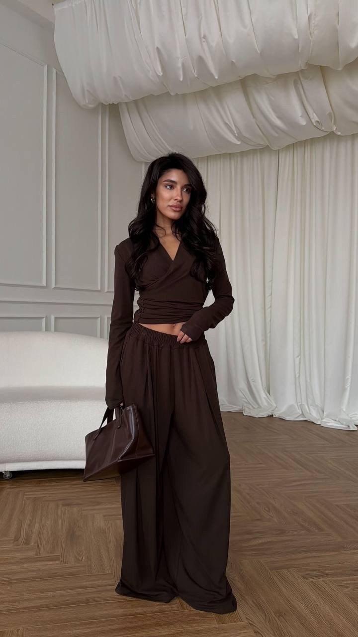 костюм из мягкой вискозы с лонгсливом и свободными,костюм брючный с лонгсливом летний оверсайз sabisha,костюм белый,женский костюм белый,костюм