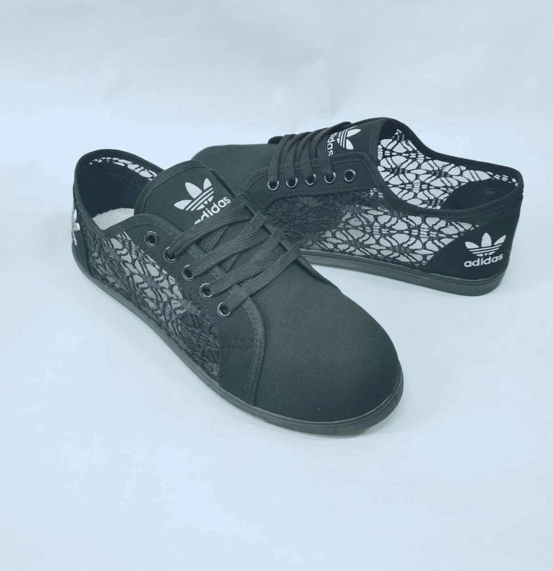 кеды adidas,,кеды женски,кроссовки женскиe,адидас с кружевами