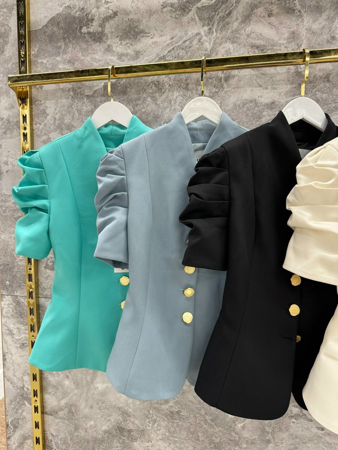 женский пиджак,пиджак,жакет,короткий жакет,брючный костюм