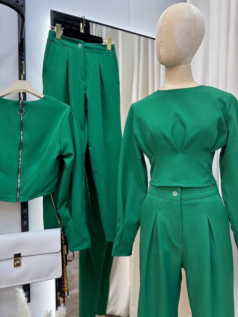 брючный костюм,женские брючные костюмы,стильные костюмы,темно зеленый костюм,костюм с брюками