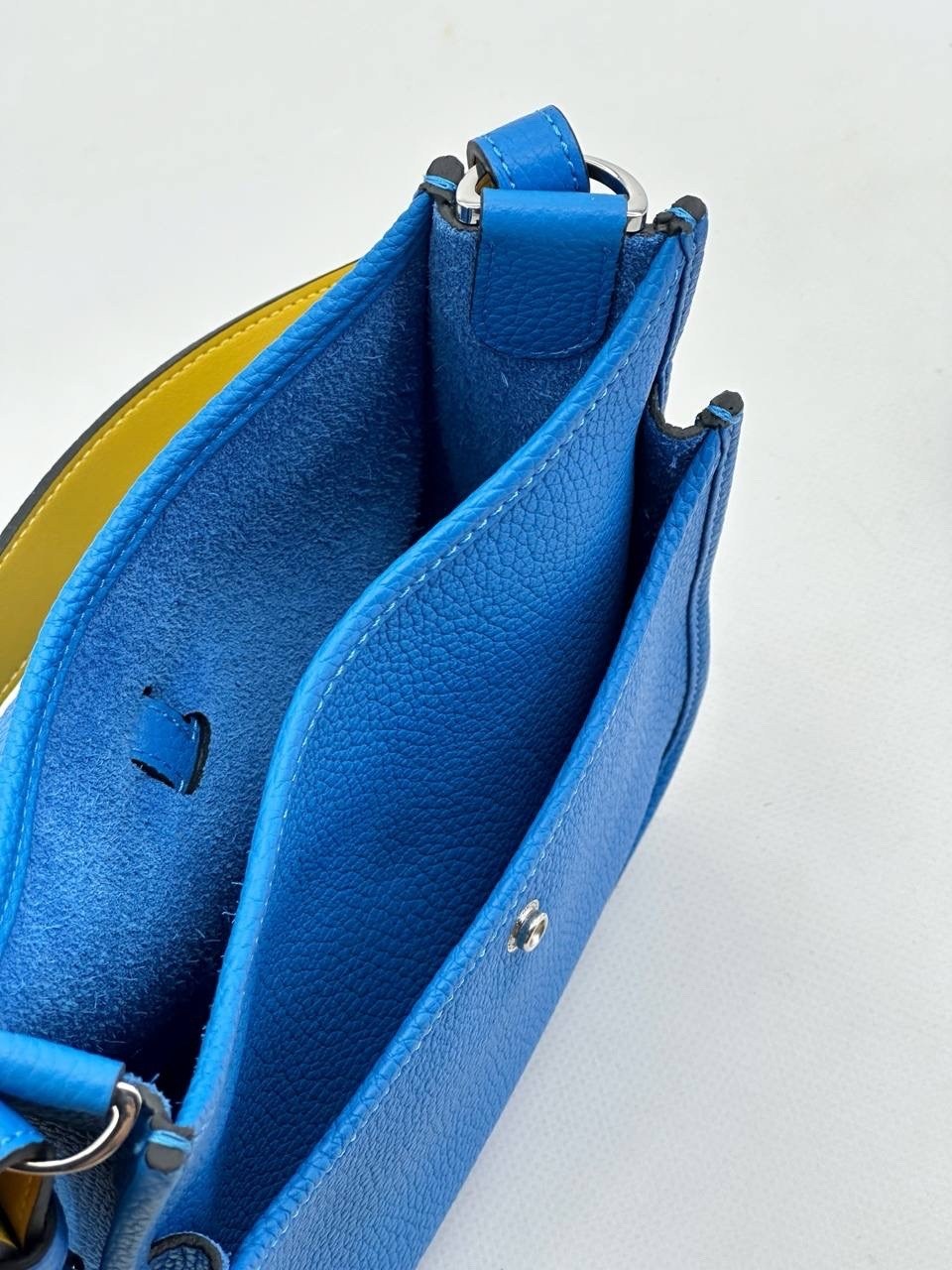 сумка hermes evelyne,сумка эрмес эвелин синяя,сумкаhermes evelyne из натуральной кожи togo,женская кожаная сумка через плечо hermes evelyne,сумка hermes