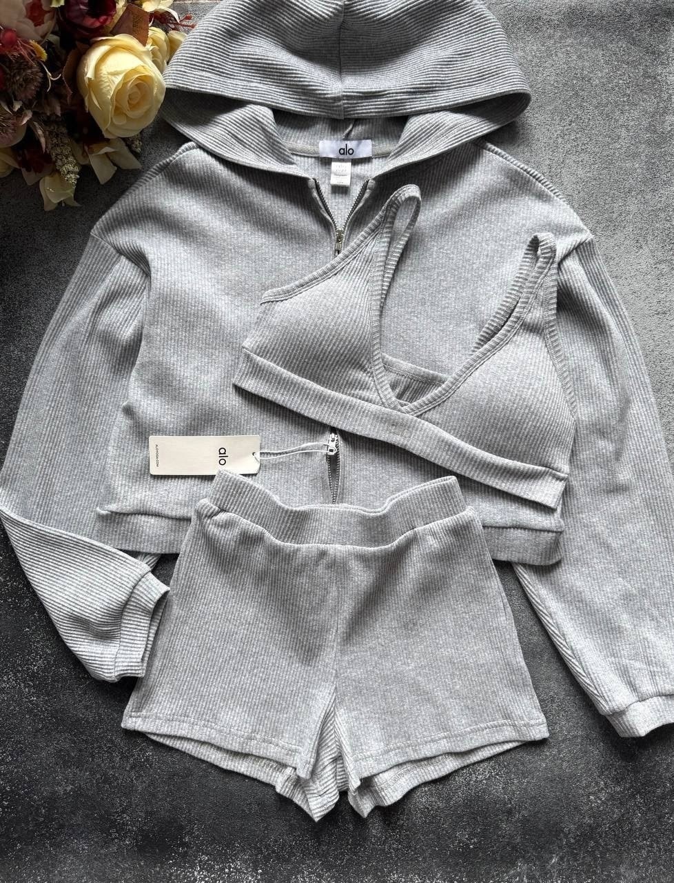 костюм спортивный с шортами и топ,женский спортивный комплект,трикотажный костюм с шортами,комплект спортивной одежды,трикотажные костюмы