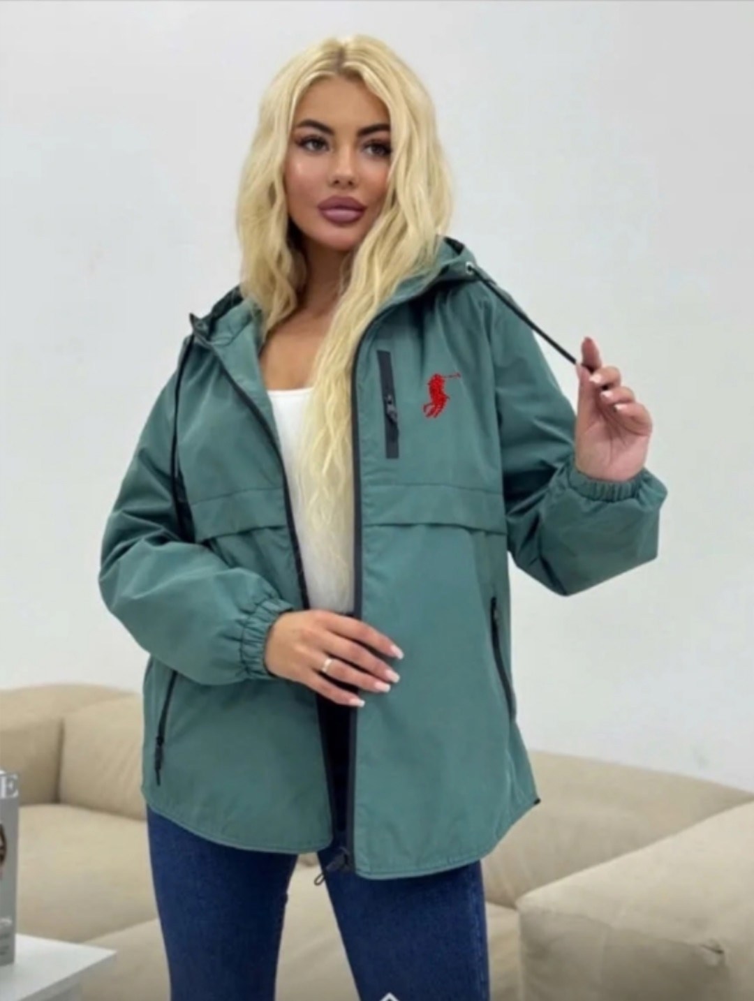 ветровка,ветровка женская,женская ветровка с капюшоном из полиэстера,женская куртка,легкая куртка