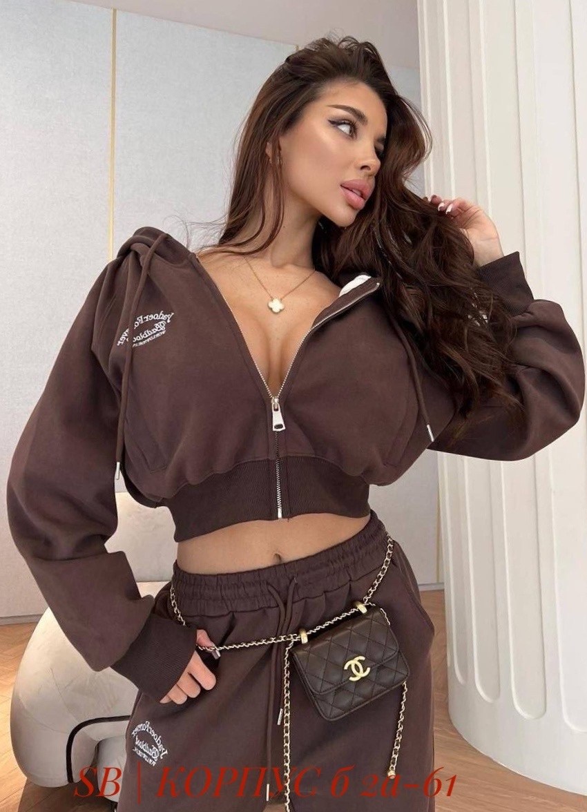 костюм спортивный женский,костюм спортивный,женские костюмы,женский красный костюм miu miu,стильный костюм