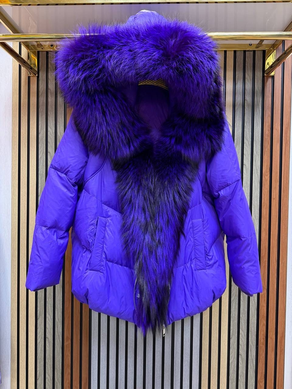 куртка - пуховик с мехом чернобурки city furs,пуховик с натуральным мехом,пуховик женский,пуховик зимний женский,пуховик с мехом чернобурки oversize фиолетовый