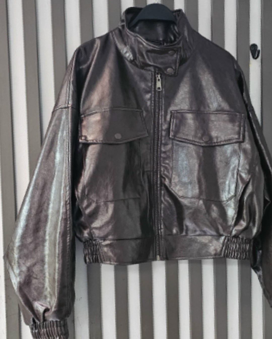 женская кожаная куртка,кожаная куртка,куртка кожаная оверсайз,кожаный бомбер оверсайз,куртка-бомбер свободного кроя topshop из искусственной кожи коричневого цвета