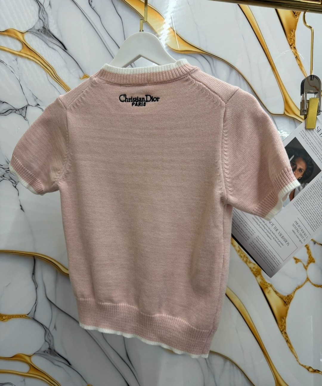 свитер с вышивкой,женская кофточка,футболки модные,женские футболки,футболка с вышивкой