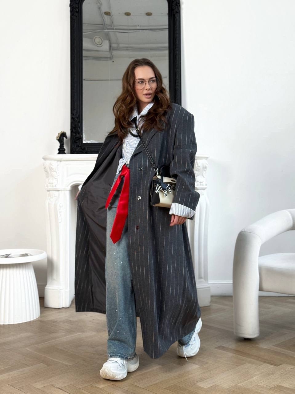 стильное пальто,модное пальто,длинное пальто,серое пальто