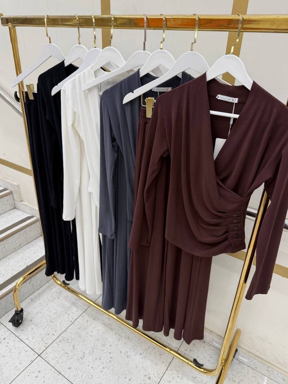 костюм белый,костюм двойка женский,женский костюм белый,костюм тройка женский,костюм из мягкой вискозы с лонгсливом и свободными