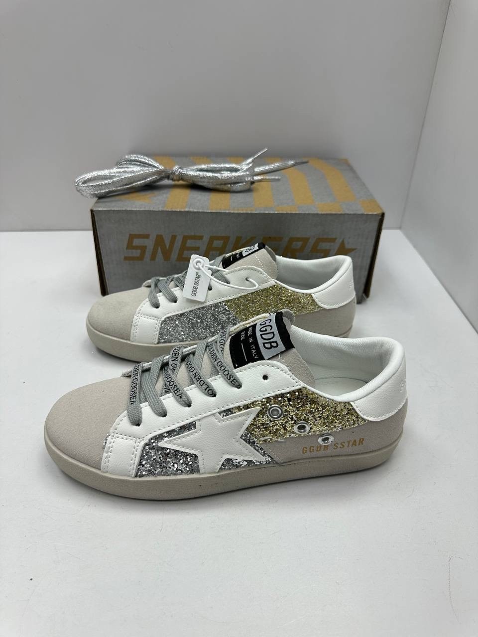 женские кожаные кроссовки golden goose super-star premium - white / silver,кеды женские golden goose,,кожаные кеды golden goose superstar premium,кеды golden goose