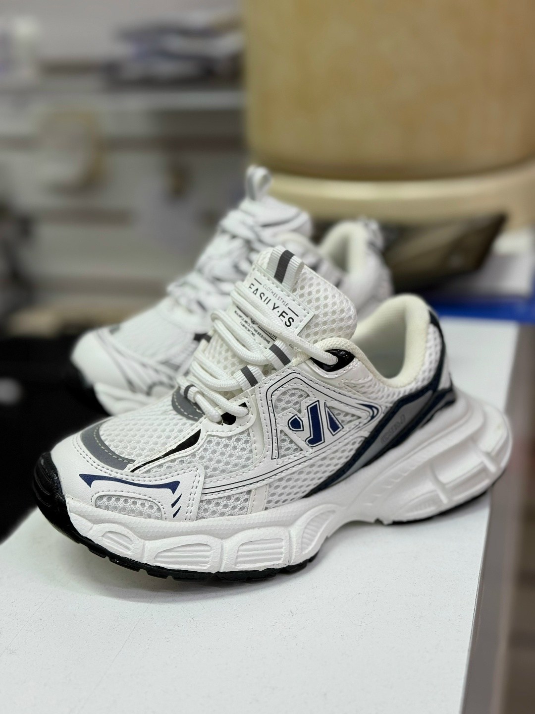 кроссовки брендовые,белые кроссовки,кроссовки модные,кроссовки женскиe,детские кроссовки