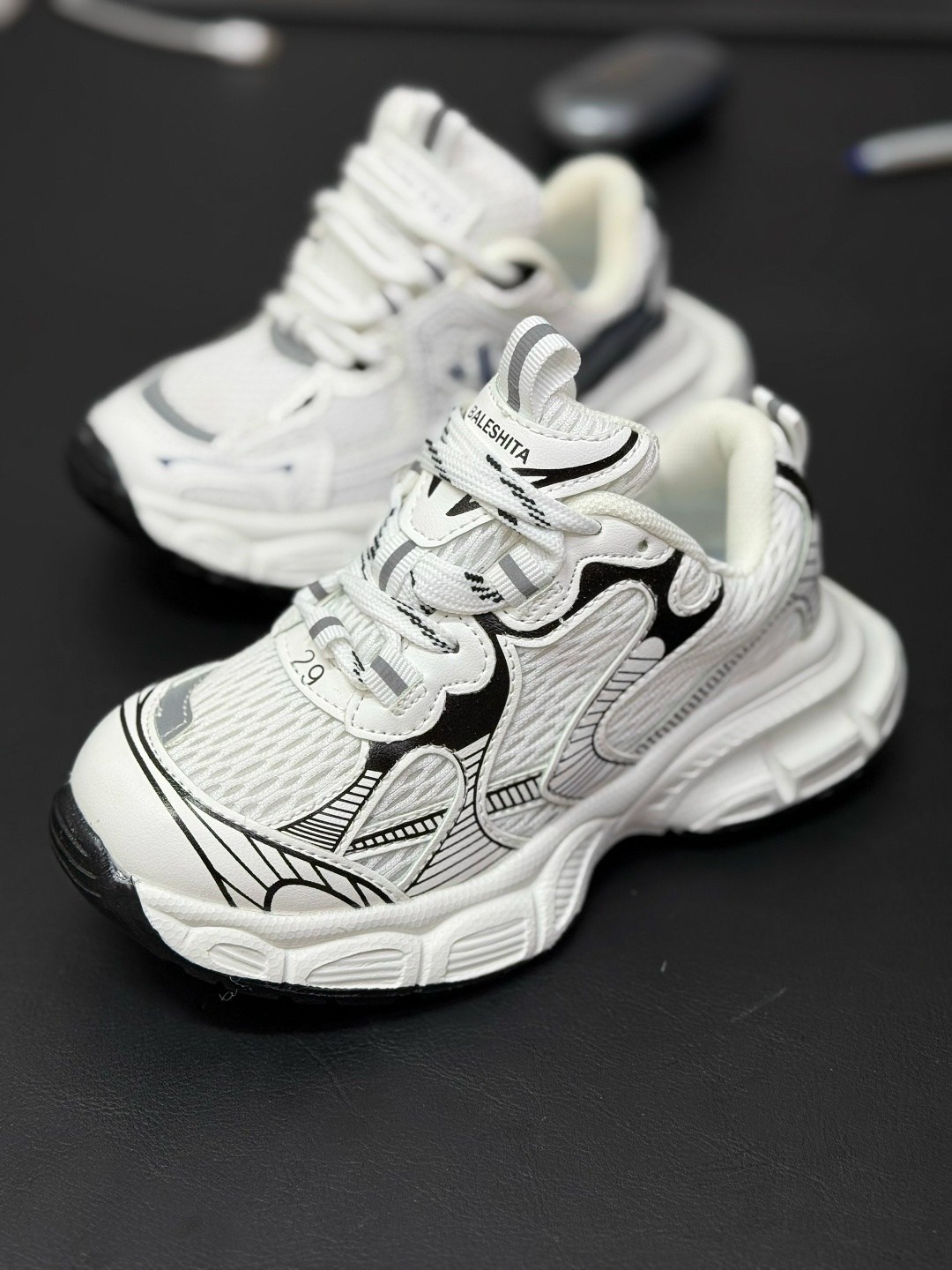 кроссовки брендовые,белые кроссовки,кроссовки модные,кроссовки женскиe,детские кроссовки