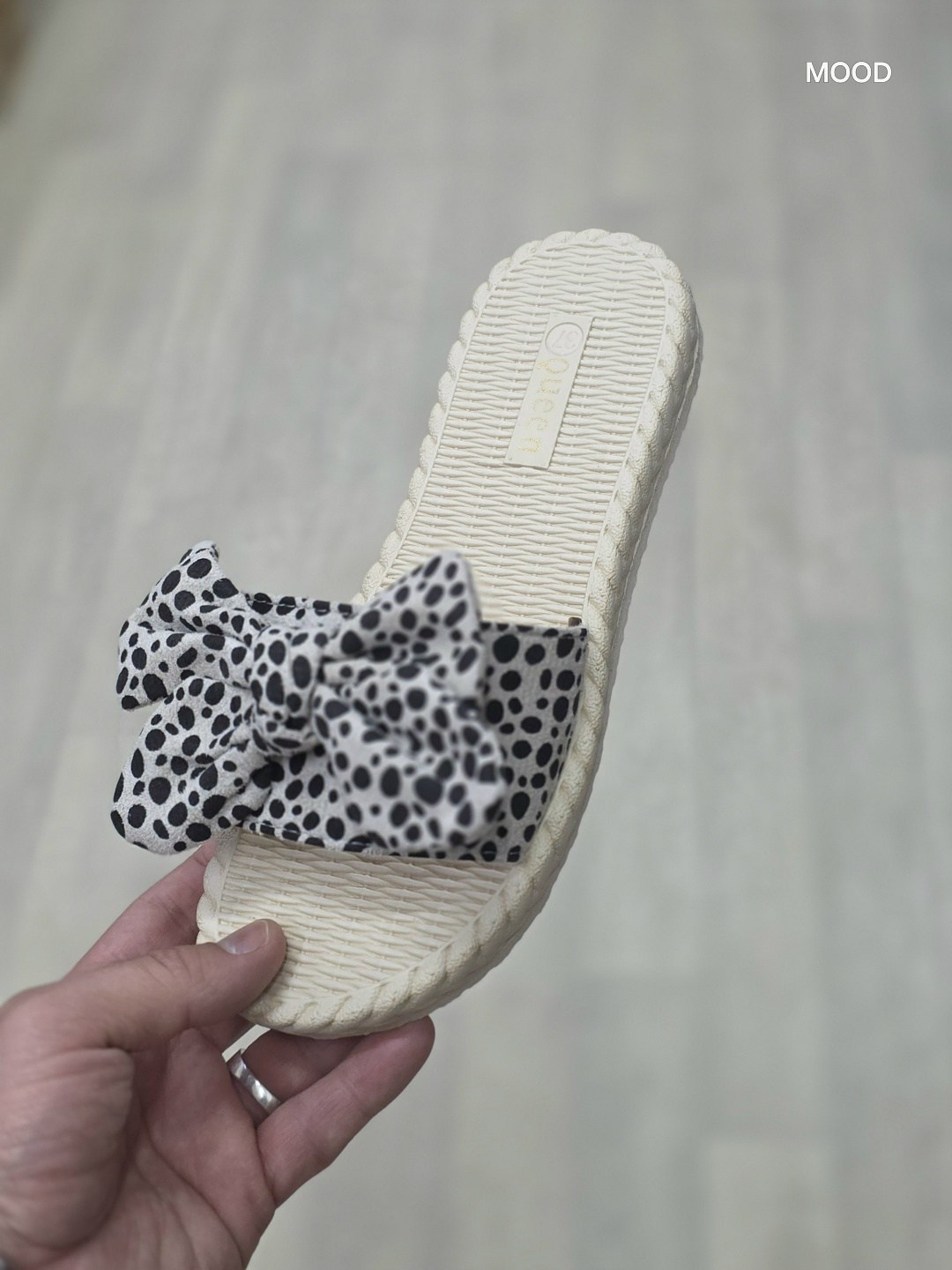 тапочки женские,шлепанцы женские,женские тапки,тапочки модные,