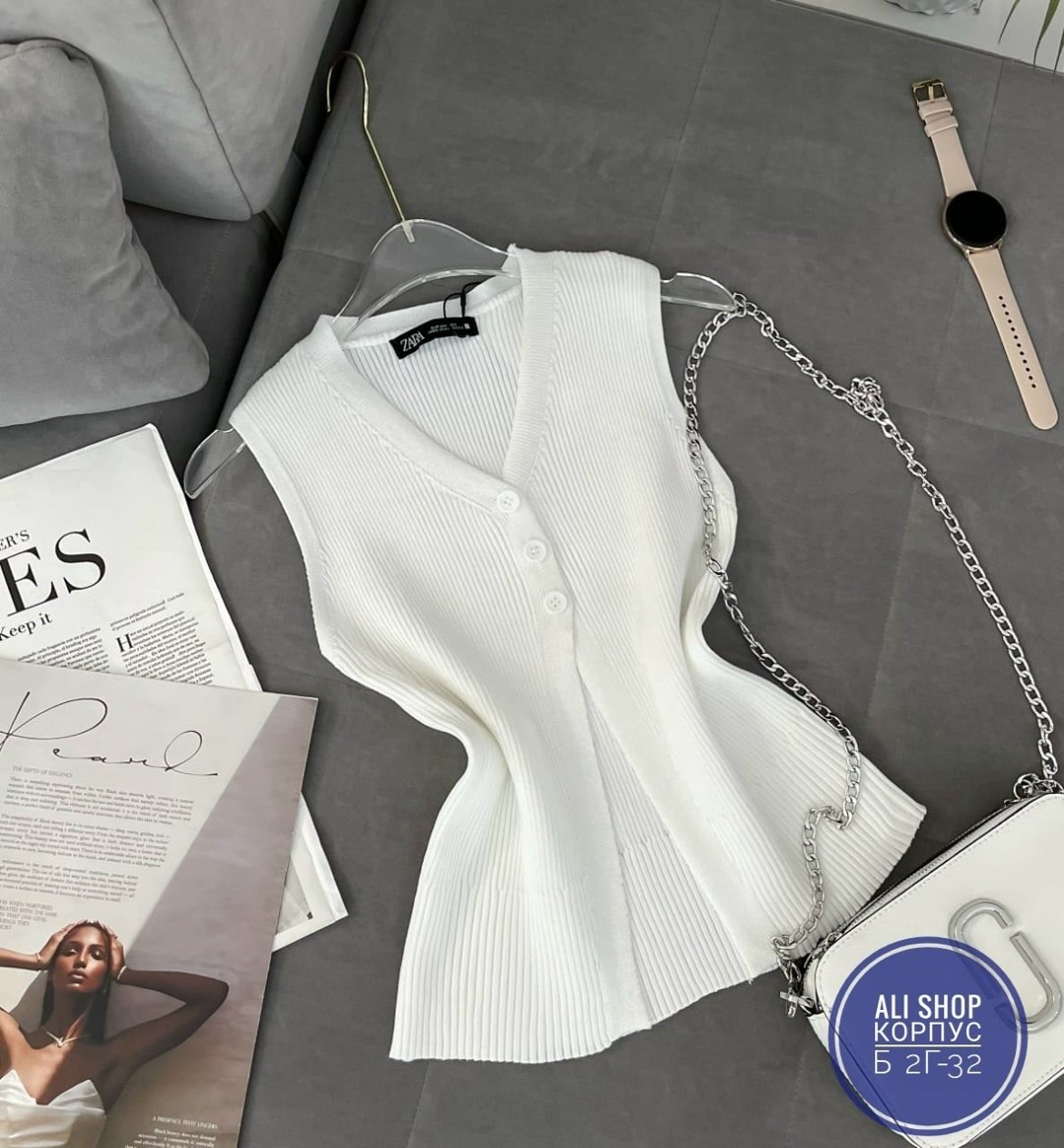 жилетка вязаная,жилетка женская,вязаные жилеты,трикотажный жилет,женский жилет