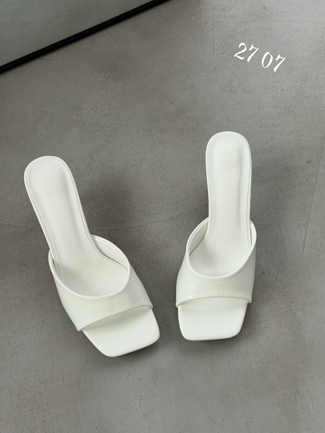 босоножки на каблуках,элегантные босоножки,каблуки белые,босоножки женские,белые босоножки