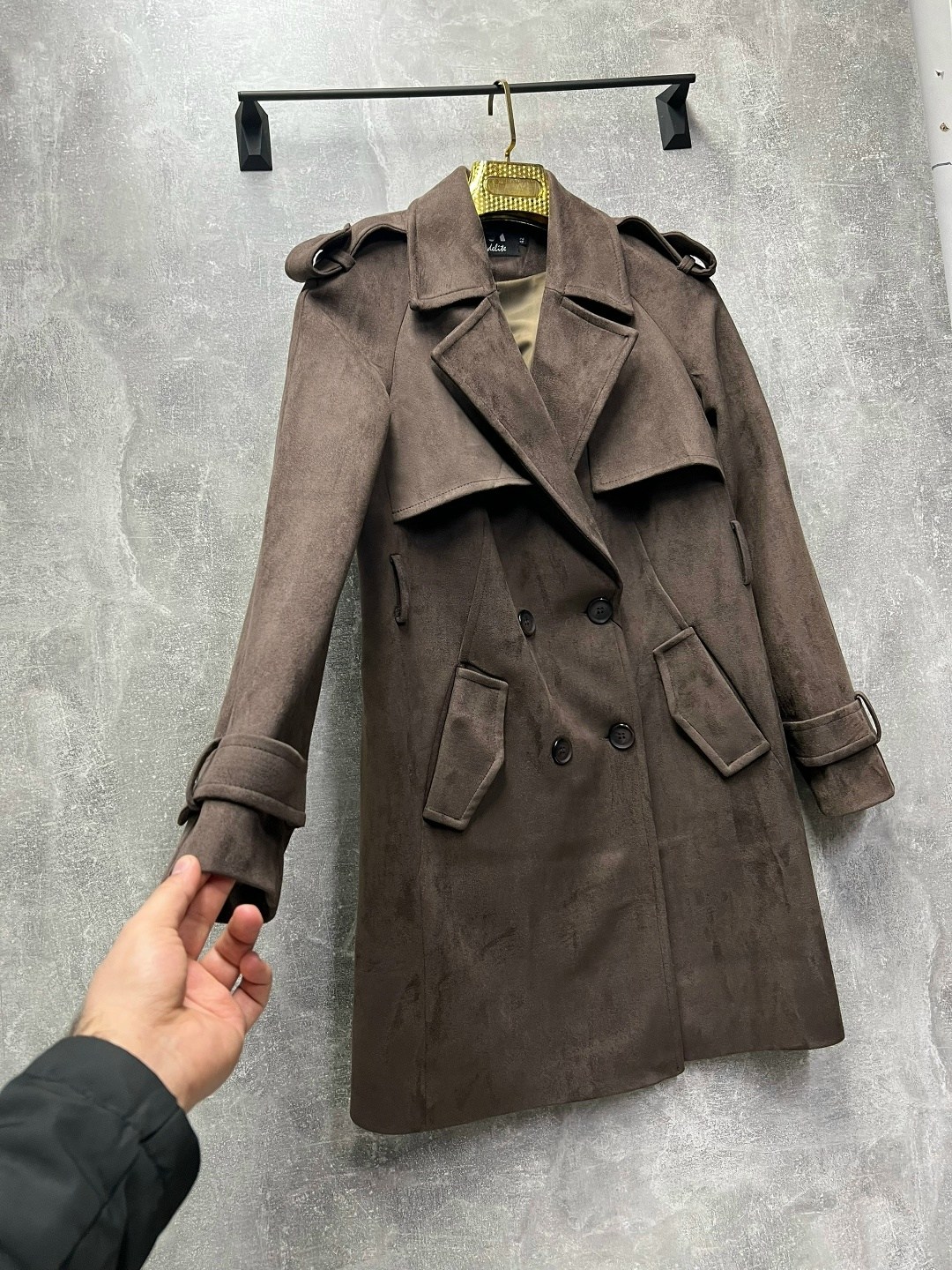 замшевый тренч,тренч замшевый пальто maris,замшевый женский плащ,замшевый тренч burberry,женский плащ тренч