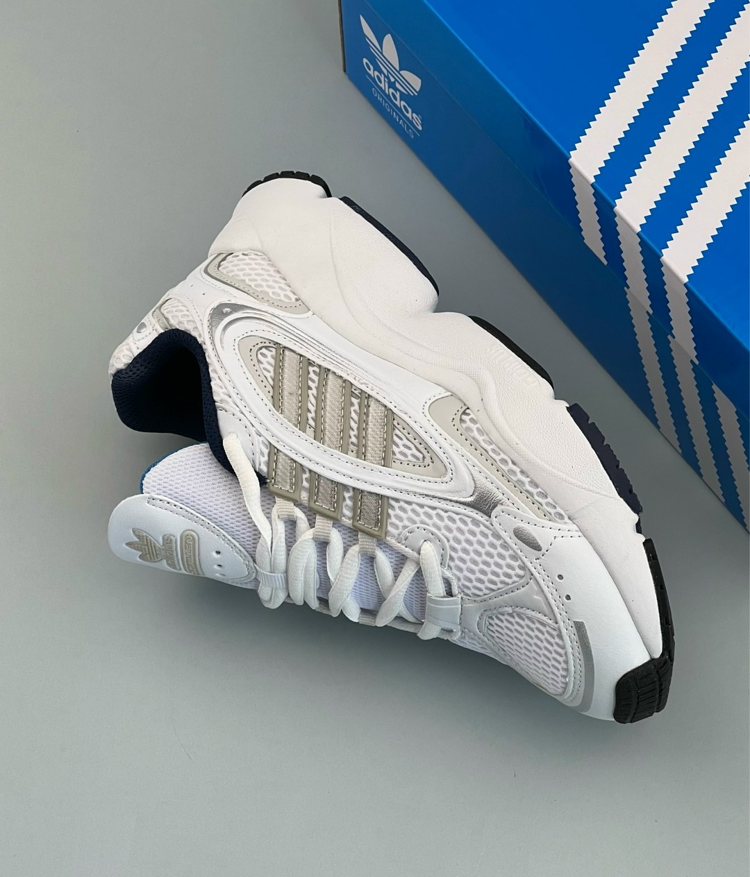 кроссовки adidas,кроссовки adidas original,кроссовки adidas ozmillen,adidas белые,кроссовки мужские adidas