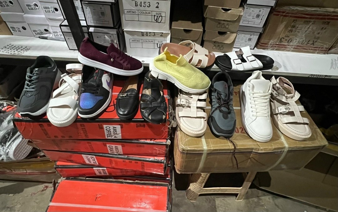 продуктовые наборы,отходов,контрабанда,контрабанда сигарет