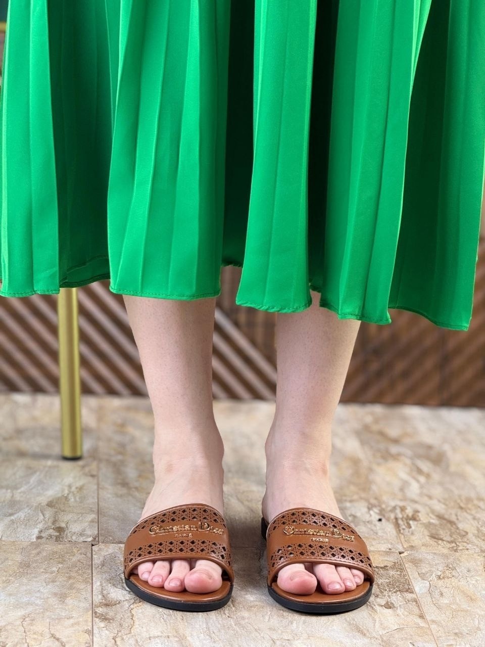 женские шлепанцы dior dway,шлепанцы christian dior,тапочки dior,сандалии dior,