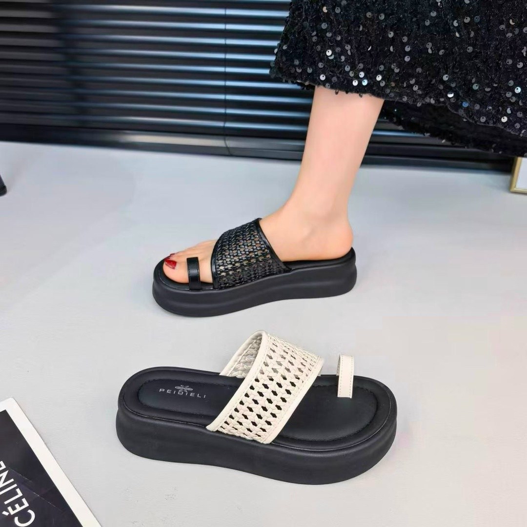 шлепанцы женские,тапочки модные,модные шлепанцы,шлепанцы на плоской подошве,тапочки на плоской подошве