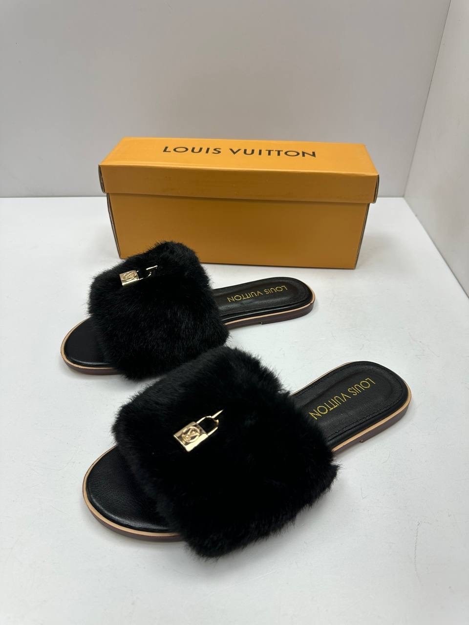 тапочки louis vuitton,шлепанцы louis vuitton,louis vuitton shoes,тапочки женские,меховые тапочки луи виттон