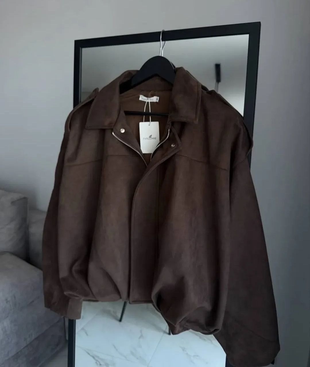 куртка-бомбер из искусственной замши zarina,куртка замшевая,куртка женская замшевая,куртка свободного кроя,куртка из искусственной замши