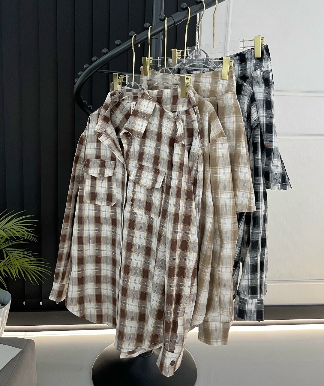 женская рубашка в клетку,клетчатая рубашка,женские клетчатые рубашки,рубашка в клетку,костюм в клетку с юбкой