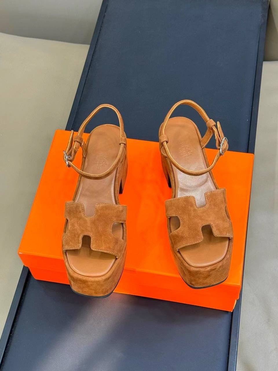 босоножки hermes,босоножки женские hermes,замшевые босоножки,босоножки женские,босоножки коричневые